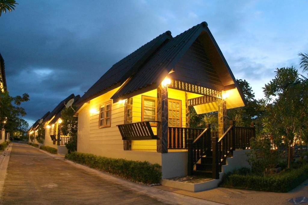 班景观度假酒店 班武里府 外观 照片