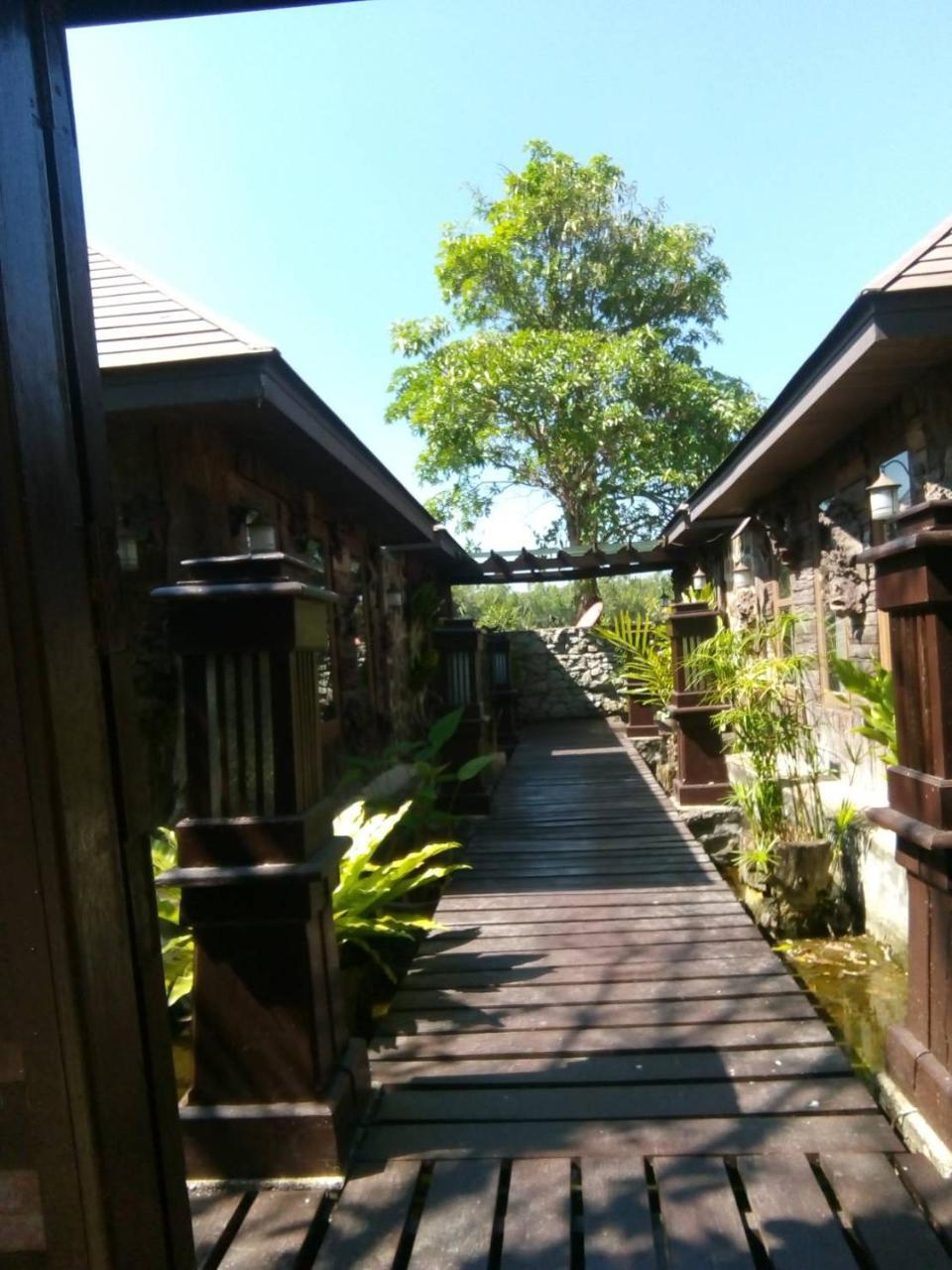 班景观度假酒店 班武里府 外观 照片