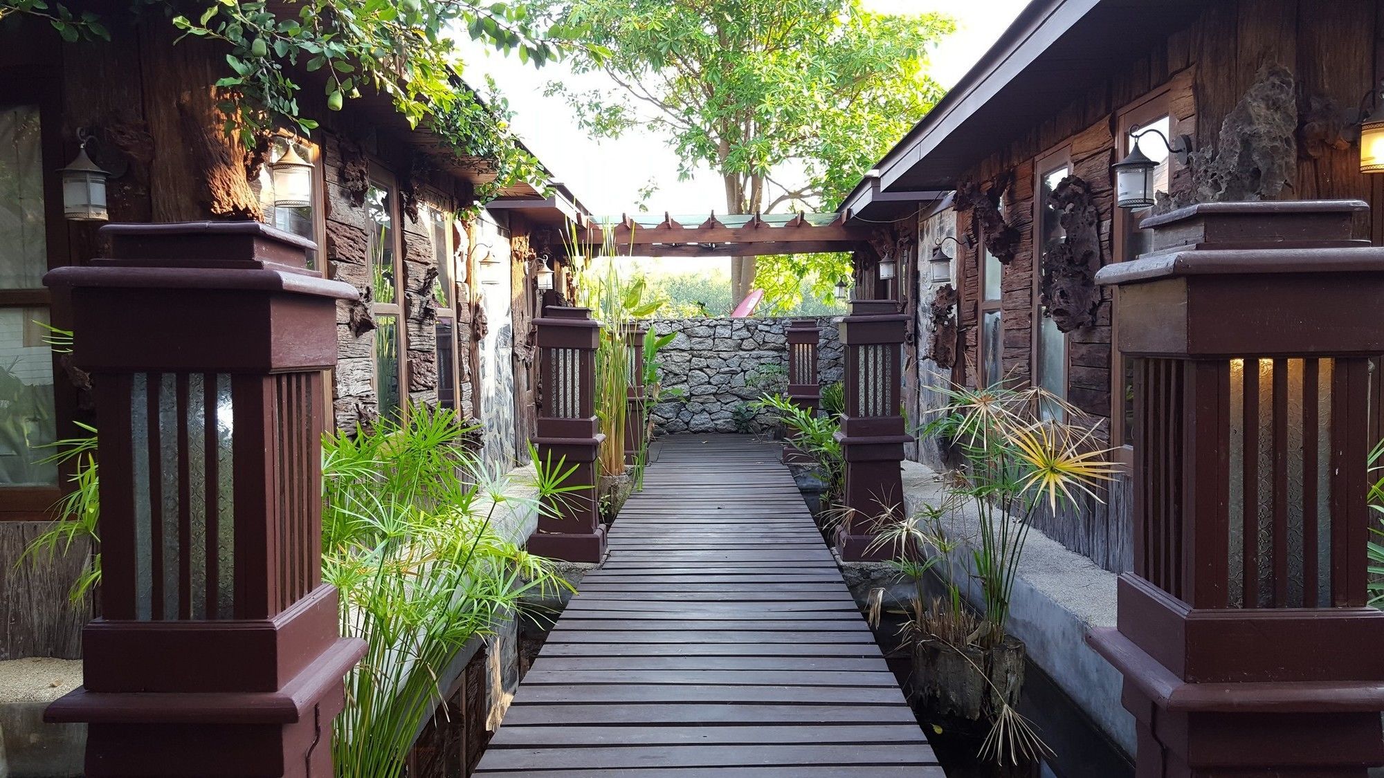 班景观度假酒店 班武里府 外观 照片